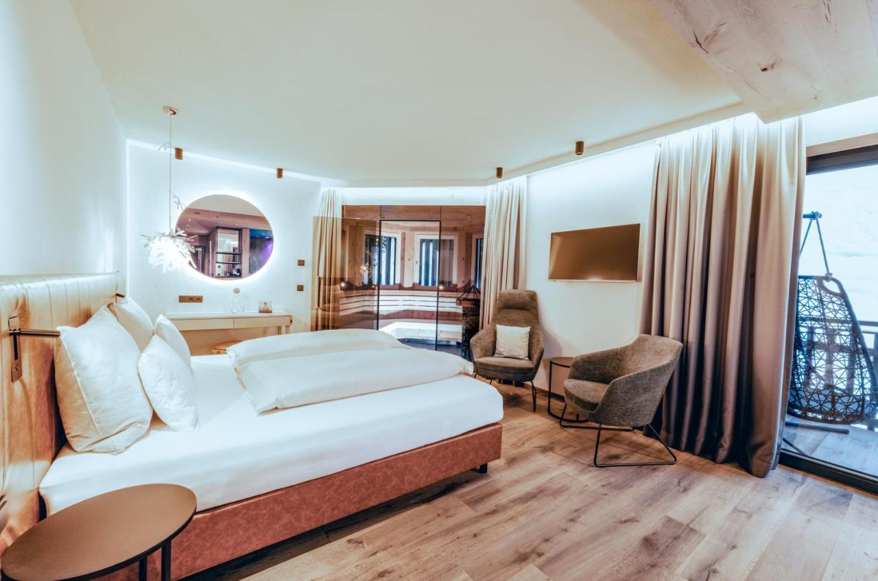 Zillergrundrock Luxury Mountain Resort Mayrhofen Bagian luar foto