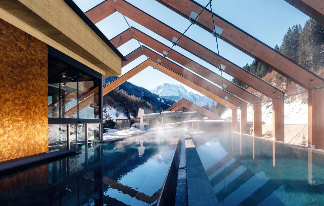 Zillergrundrock Luxury Mountain Resort Mayrhofen Bagian luar foto