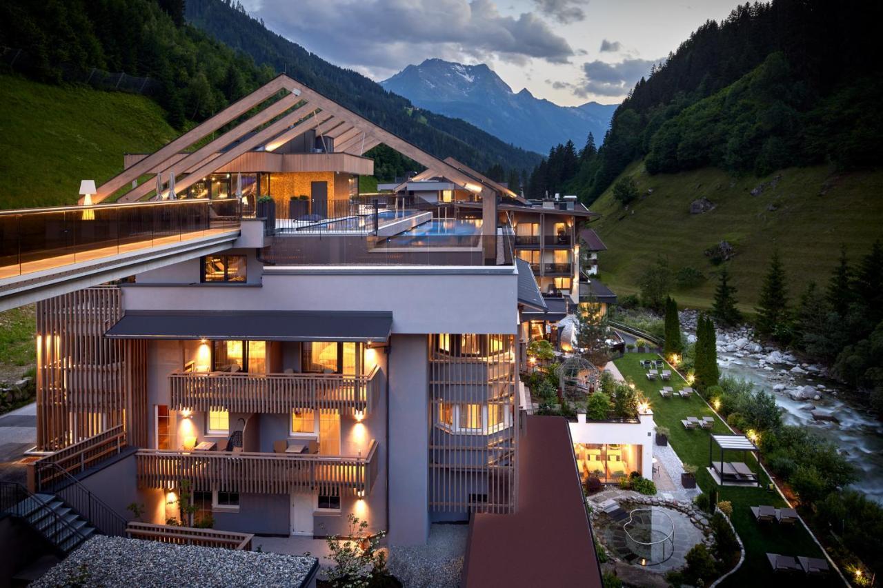 Zillergrundrock Luxury Mountain Resort Mayrhofen Bagian luar foto