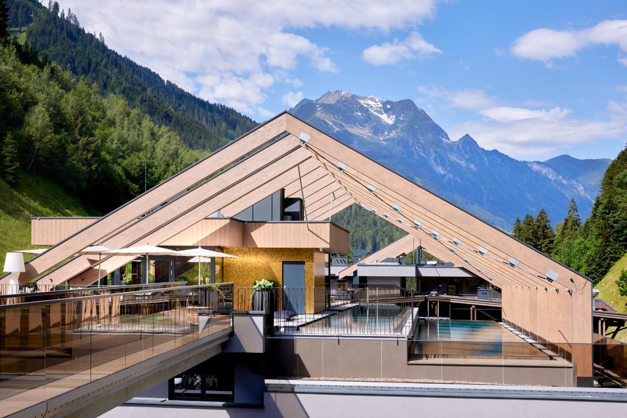 Zillergrundrock Luxury Mountain Resort Mayrhofen Bagian luar foto