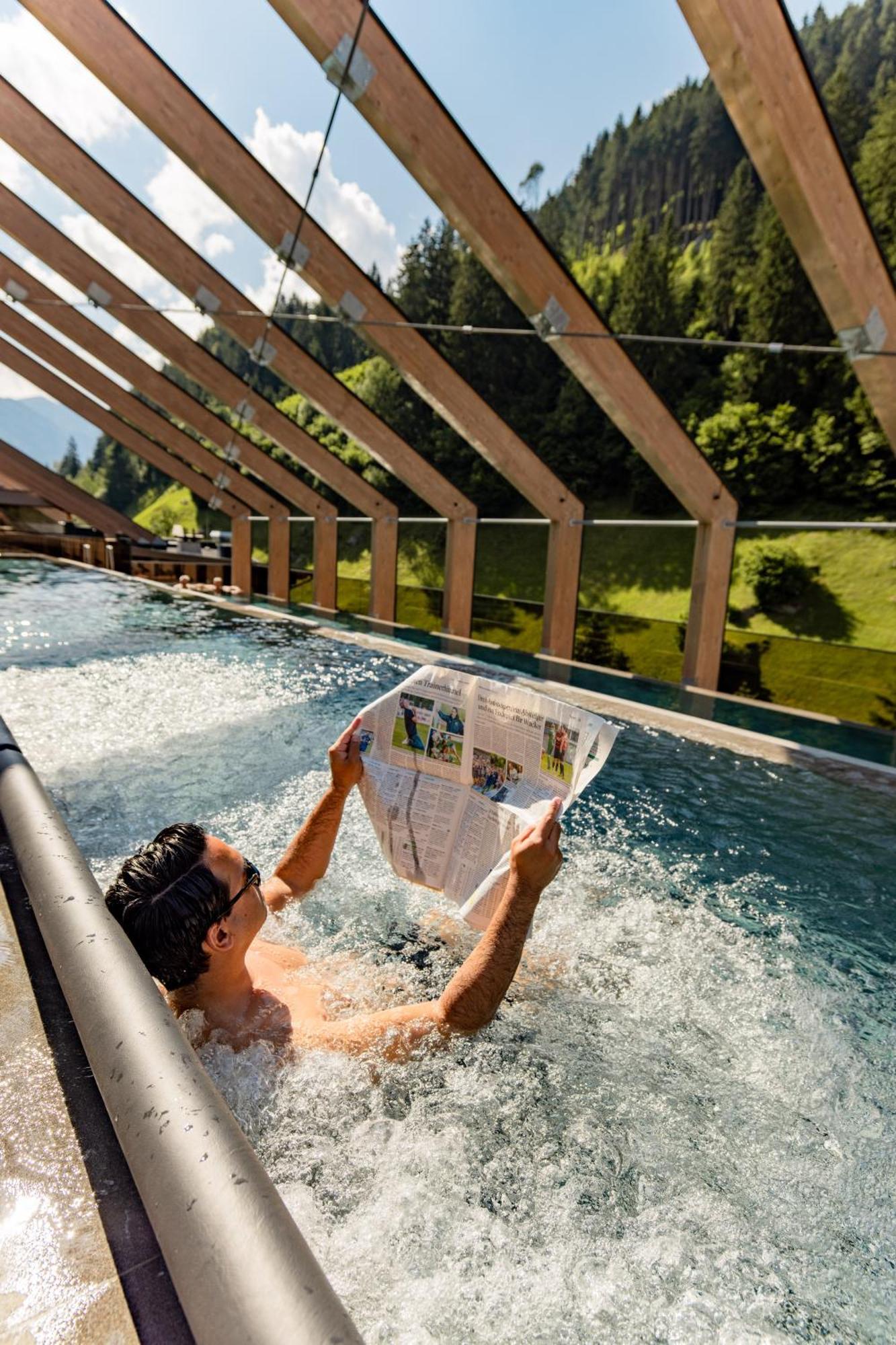 Zillergrundrock Luxury Mountain Resort Mayrhofen Bagian luar foto