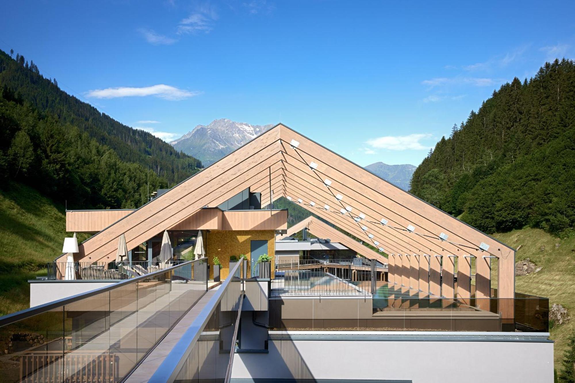 Zillergrundrock Luxury Mountain Resort Mayrhofen Bagian luar foto